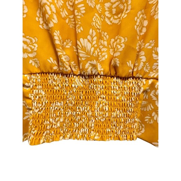 π 2/$30 π Yellow with White Floral Pattern Crop Blouse with Flowy Sleeves sz M - Picture 6 of 6
